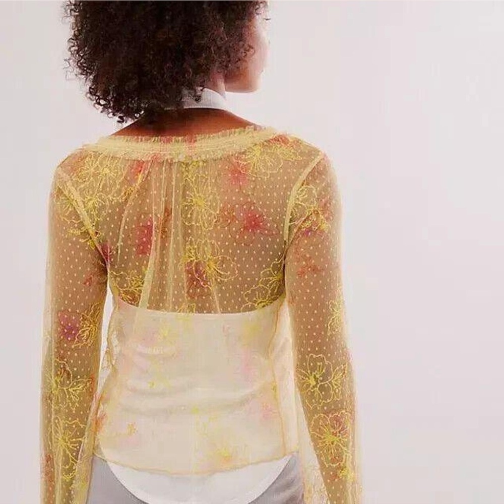 Free People Intimately Postcard From Paris Long Sleeve Top M Yellow Floral Lace - Picture 2 of 13